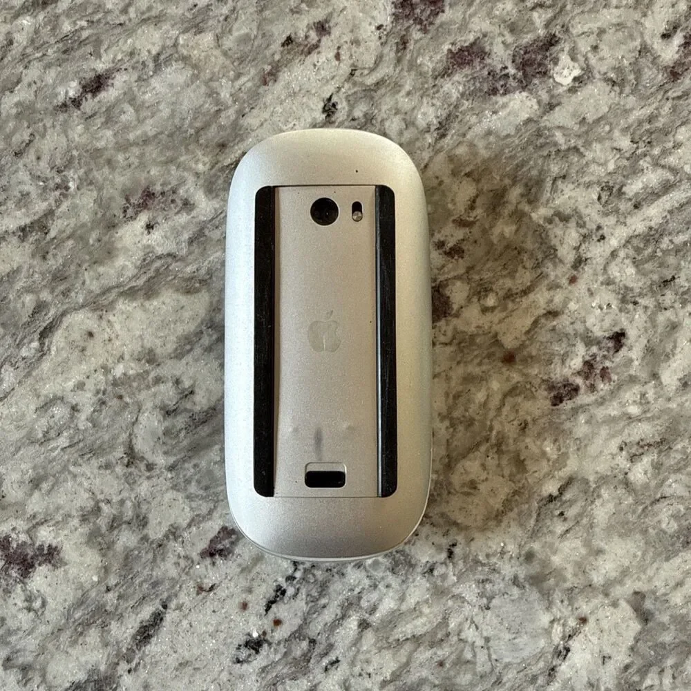 GENUINE Apple Magic Mouse 1st Gen A1296 Wireless Tactile/Multi-Touch Mouse